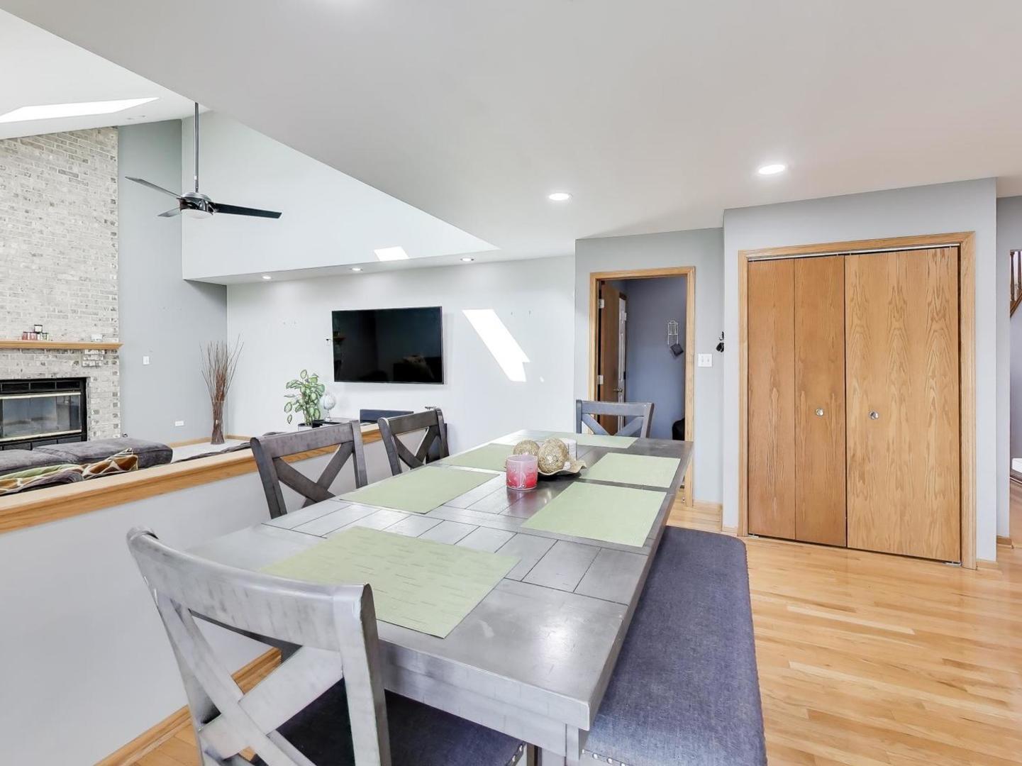 313 Fox Bend Circle, Bolingbrook, IL 60440