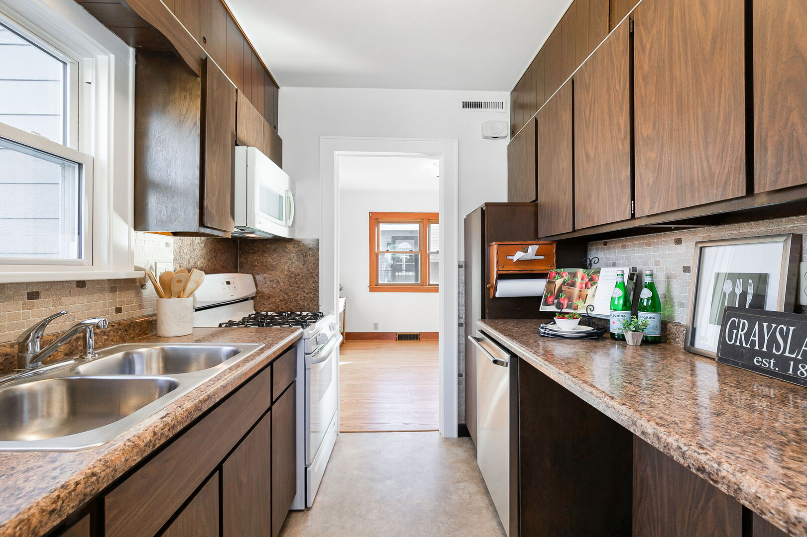 349 S Lake Street, Grayslake, IL 60030