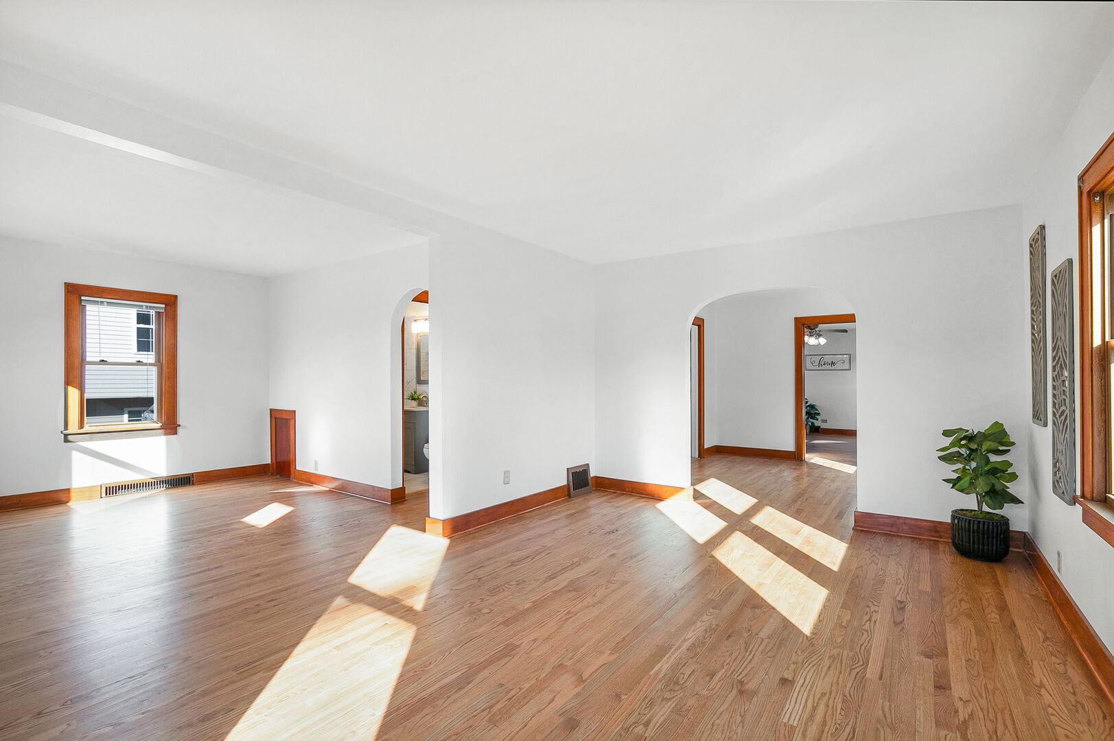 349 S Lake Street, Grayslake, IL 60030