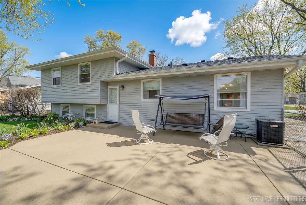 344 Sycamore Drive, Naperville, IL 60540