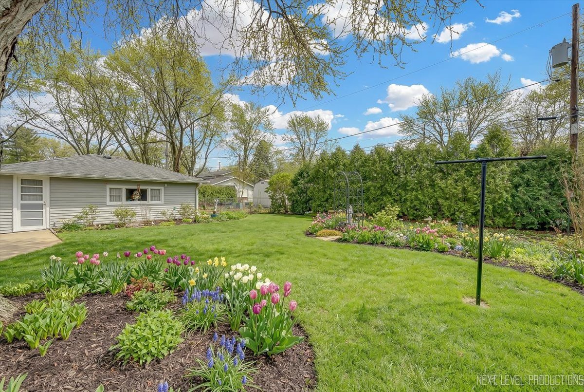 344 Sycamore Drive, Naperville, IL 60540