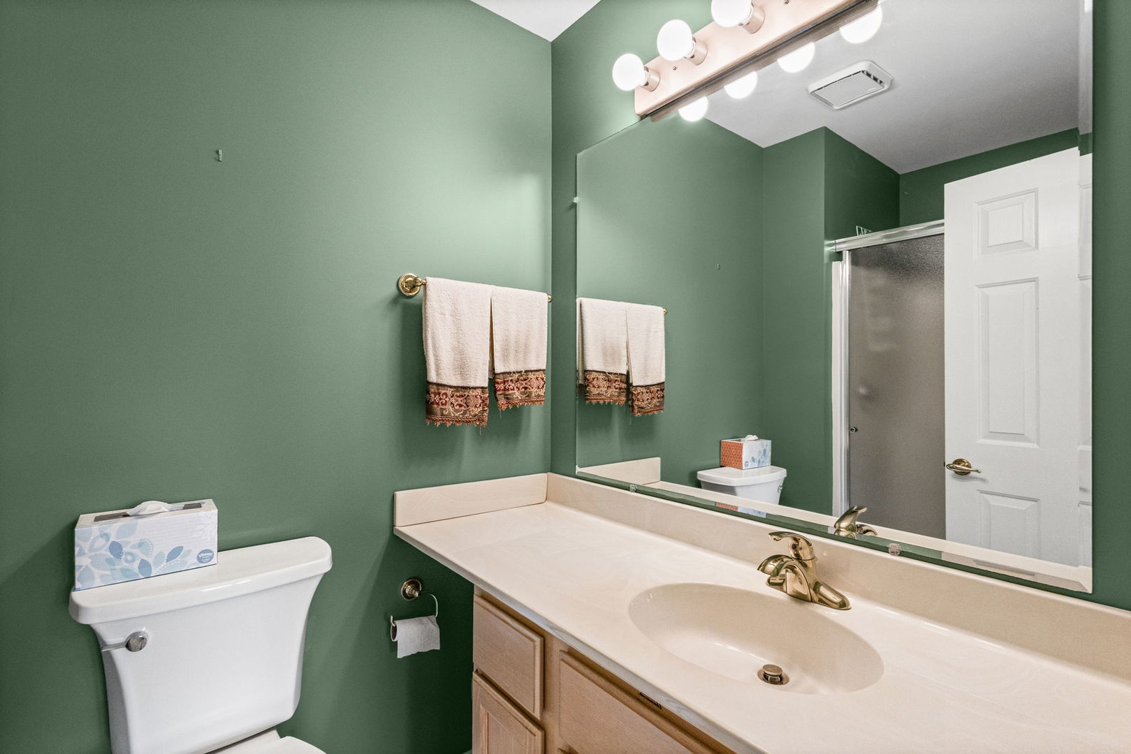 1029 Claremont Drive, Downers Grove, IL 60516