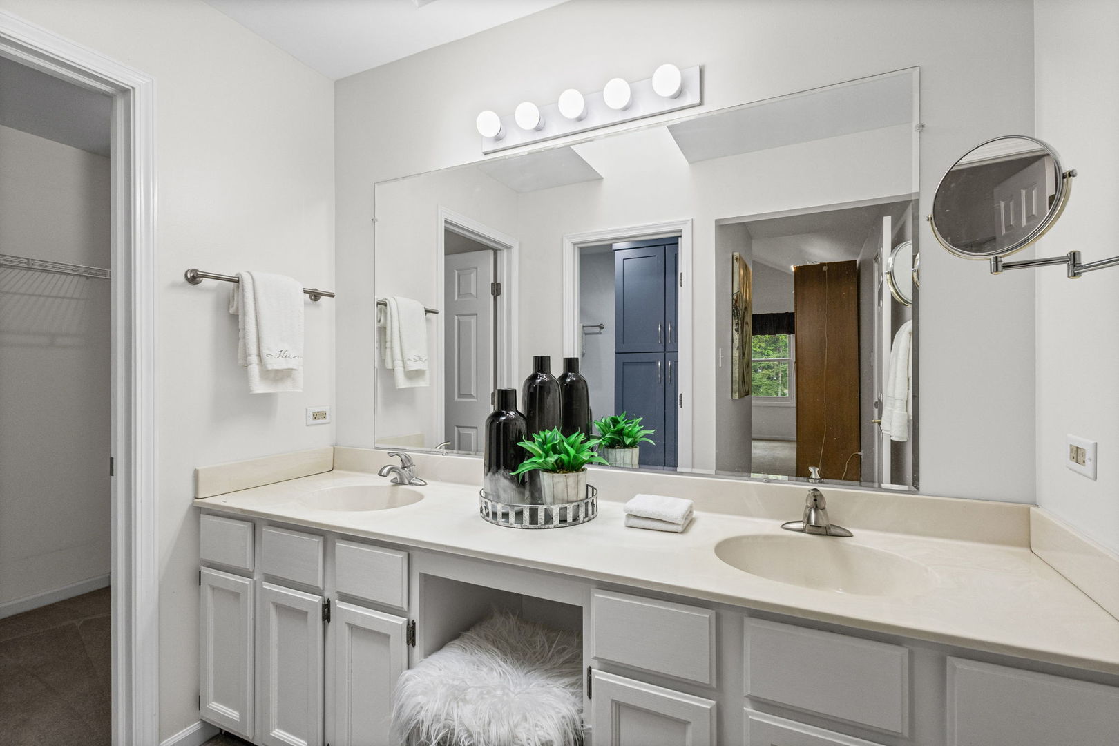 1029 Claremont Drive, Downers Grove, IL 60516