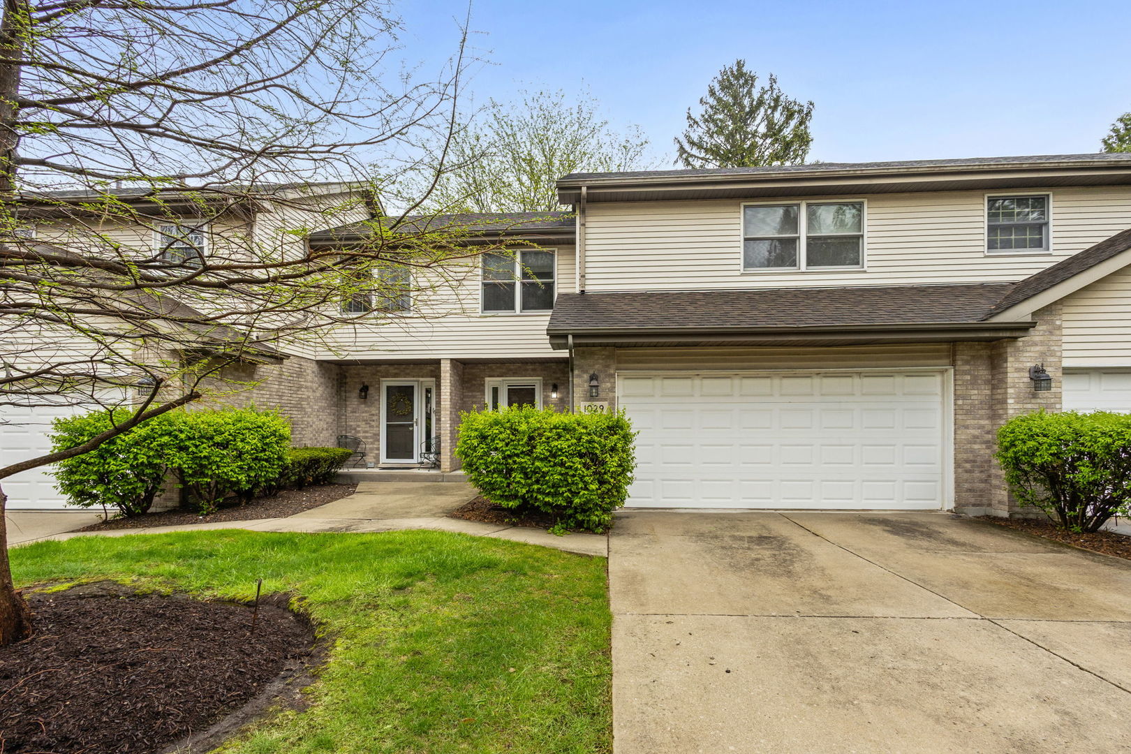 1029 Claremont Drive, Downers Grove, IL 60516