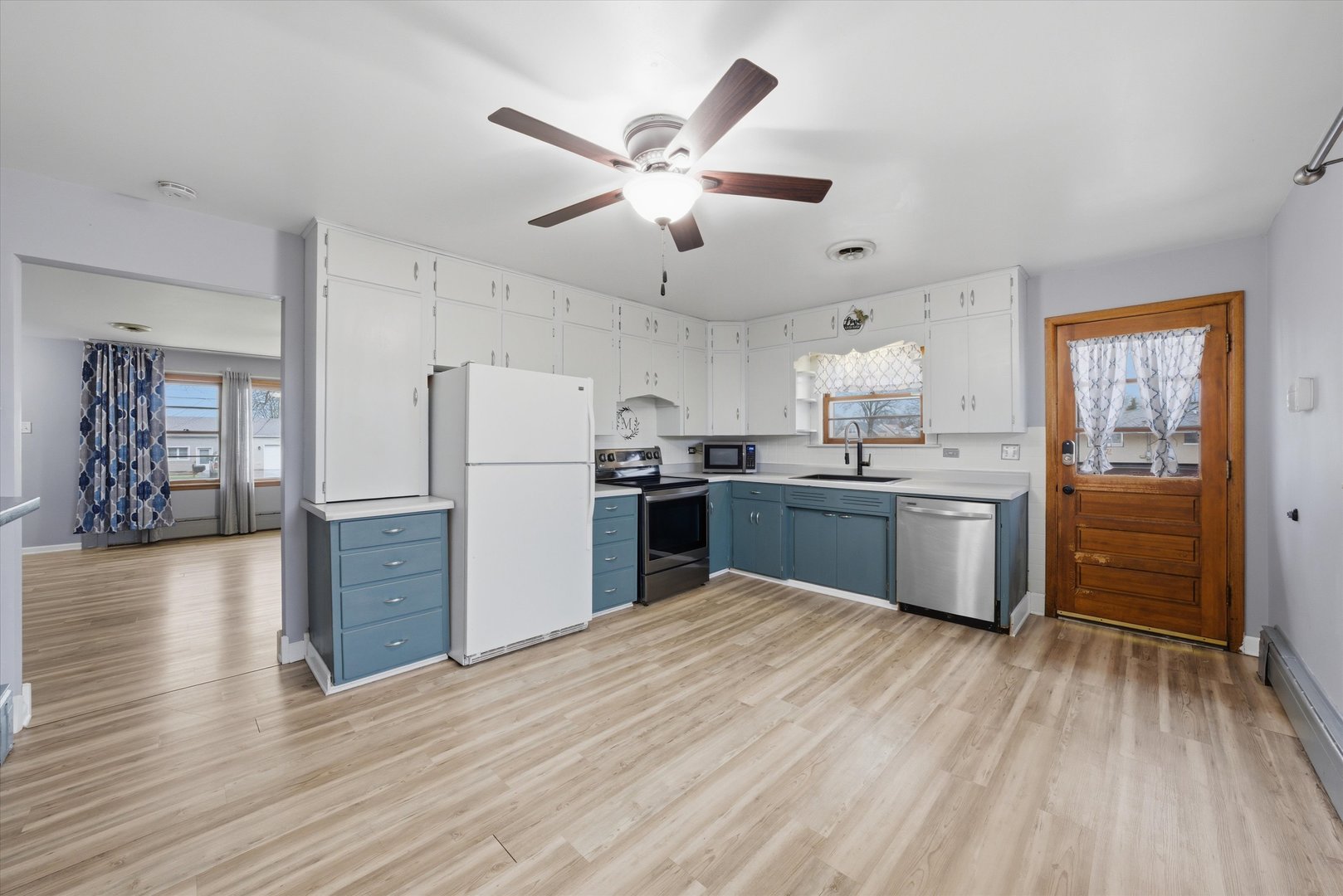 373 W Glengate Avenue, Chicago Heights, IL 60411