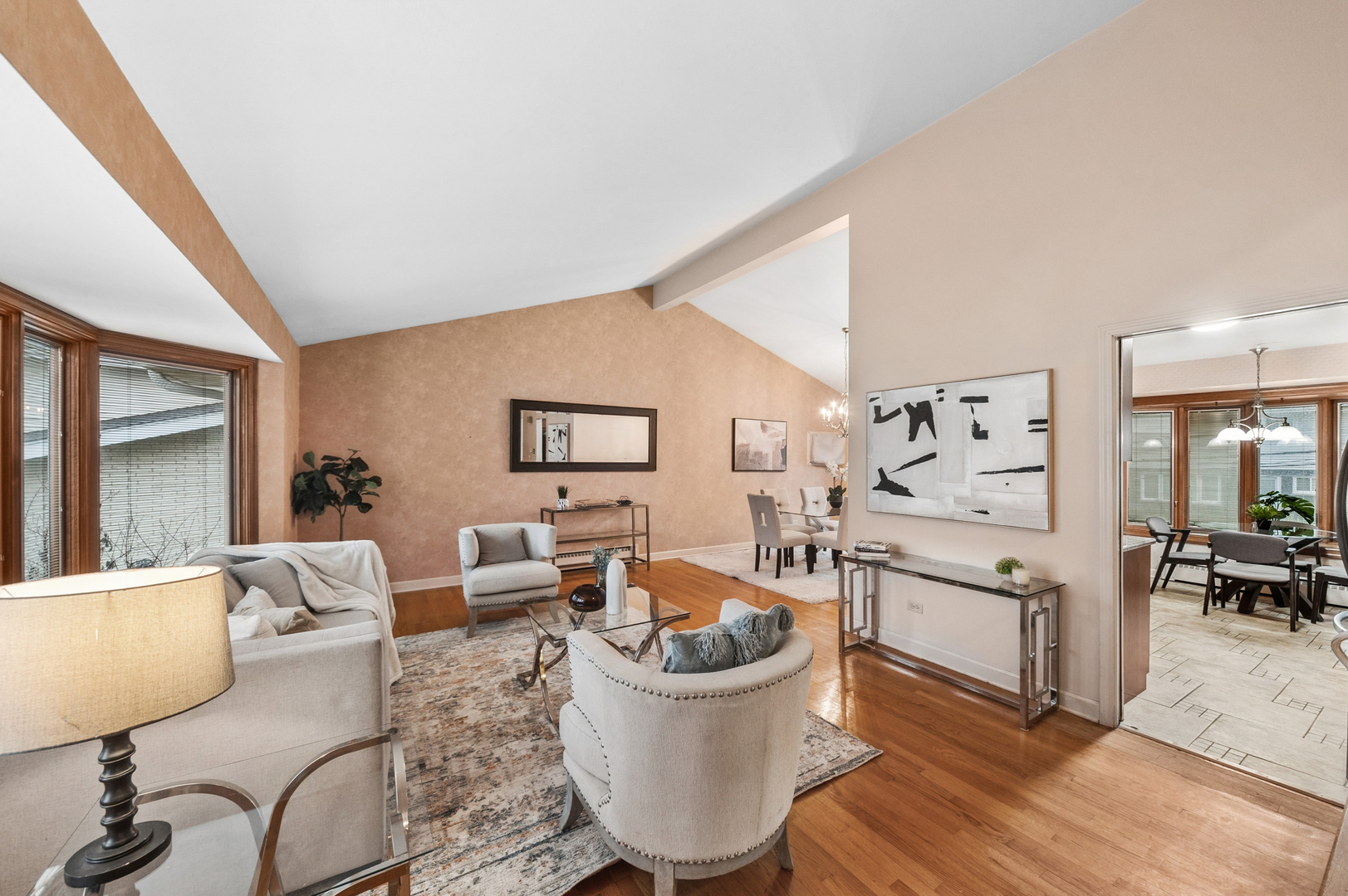 1305 E Mulberry Lane, Mount Prospect, IL 60056