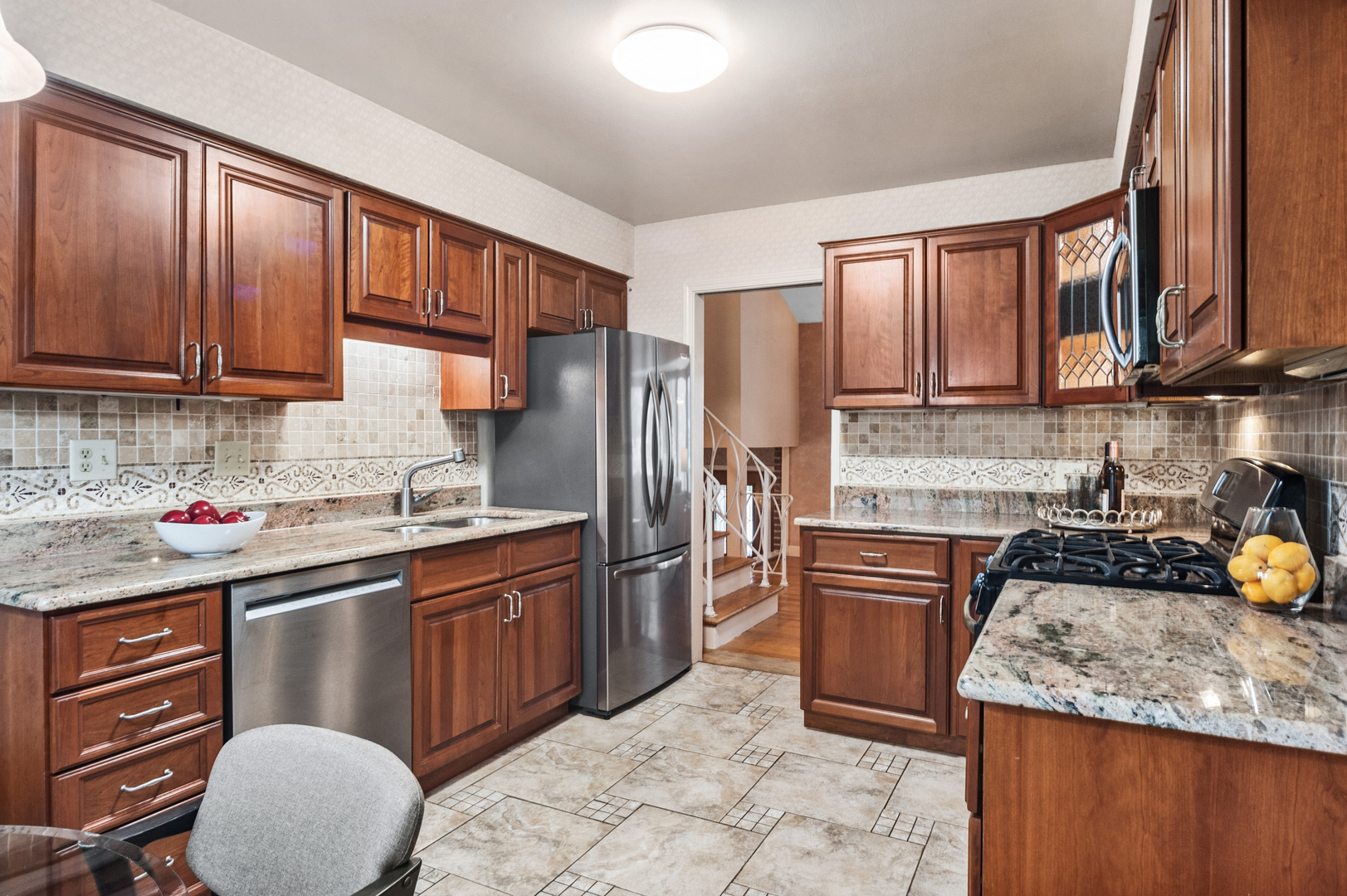 1305 E Mulberry Lane, Mount Prospect, IL 60056