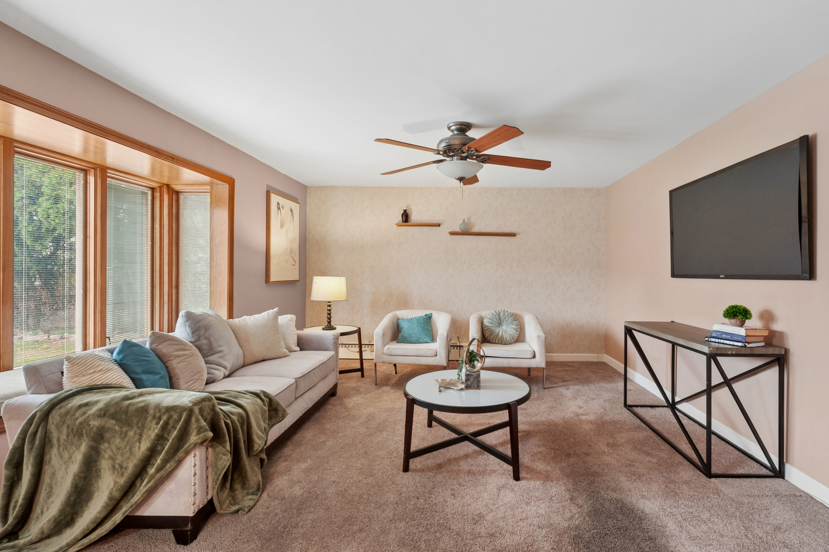 1305 E Mulberry Lane, Mount Prospect, IL 60056