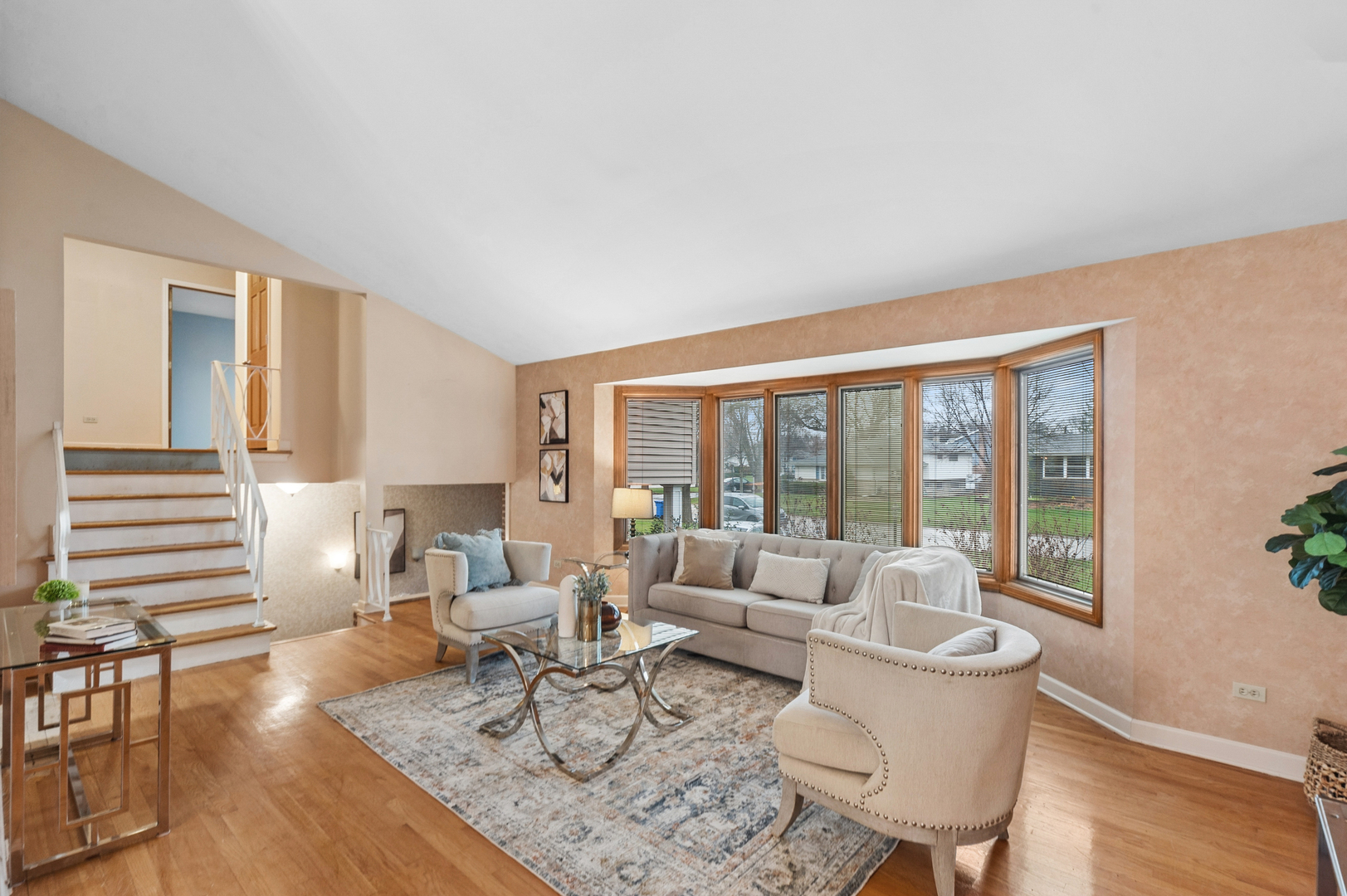 1305 E Mulberry Lane, Mount Prospect, IL 60056