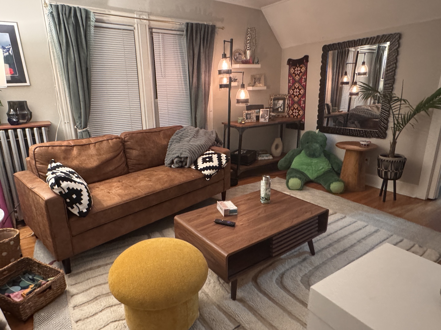 325 3rd Street #2, Libertyville, IL 60048