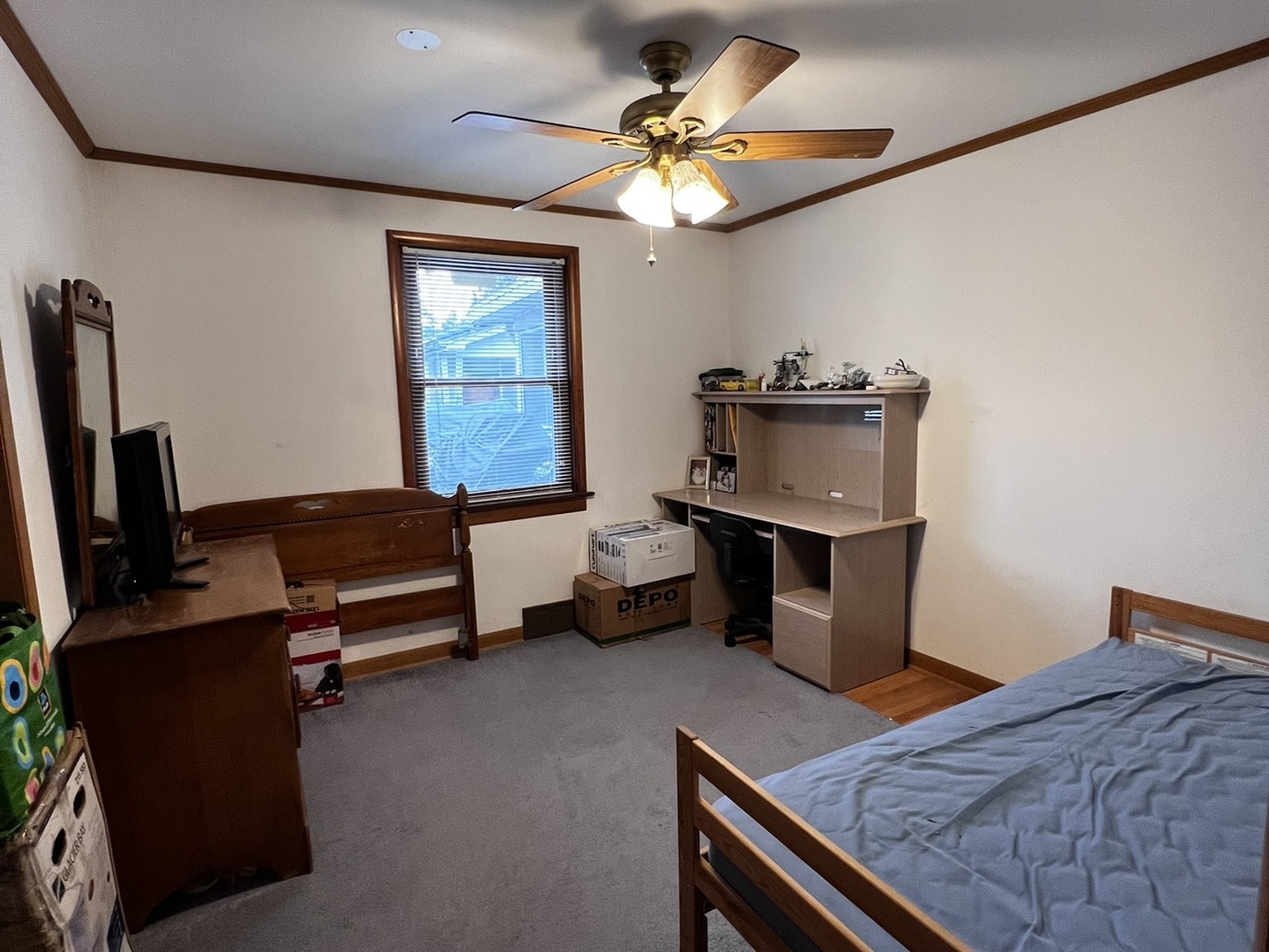 406 N Prospect Manor Avenue, Mount Prospect, IL 60056