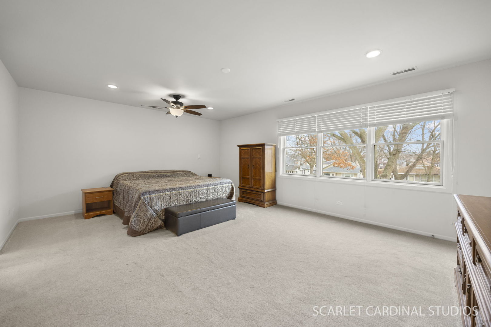 210 S Yale Avenue, Villa Park, IL 60181