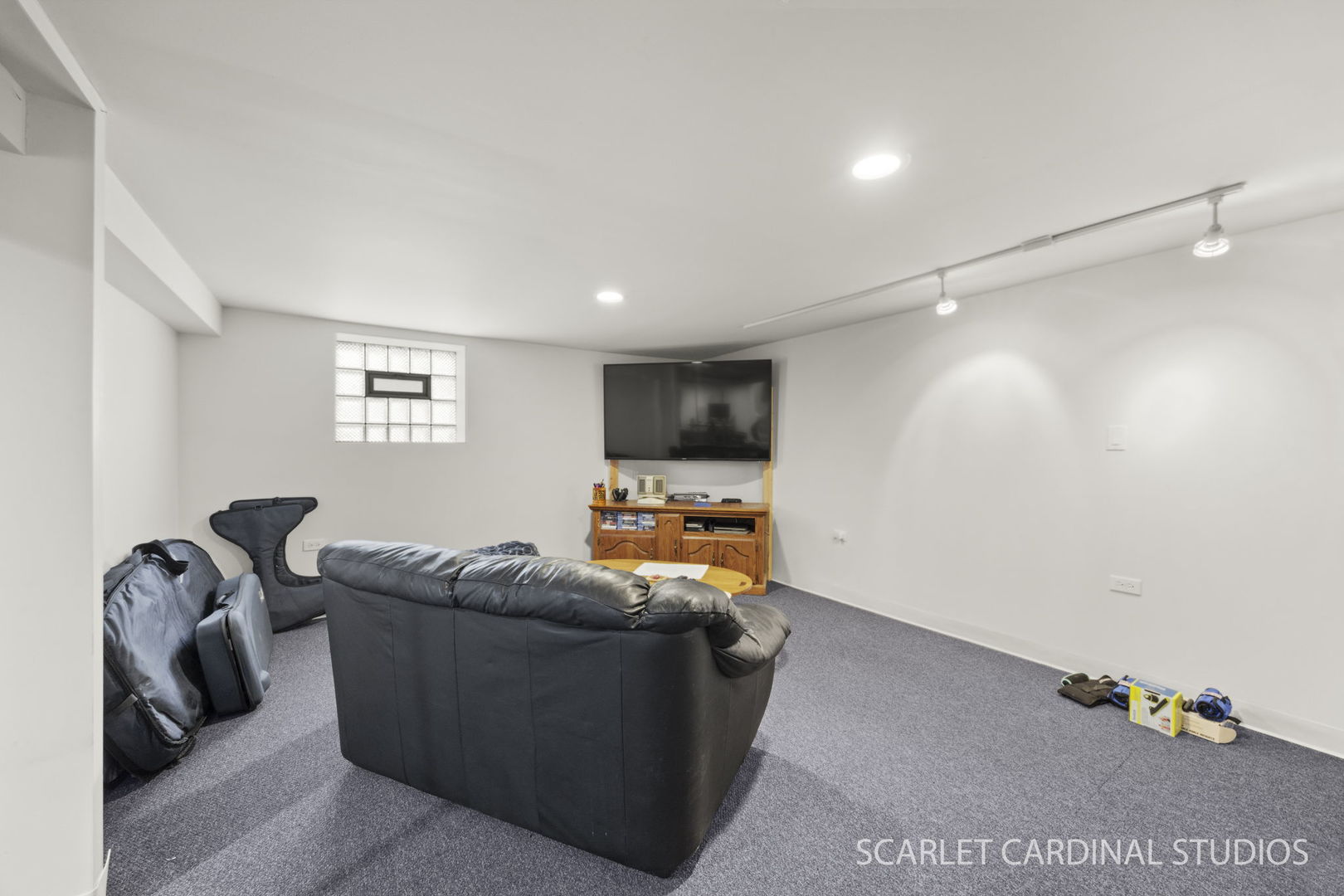 210 S Yale Avenue, Villa Park, IL 60181