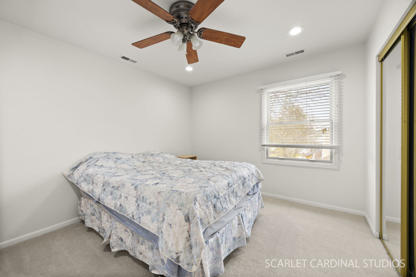 210 S Yale Avenue, Villa Park, IL 60181