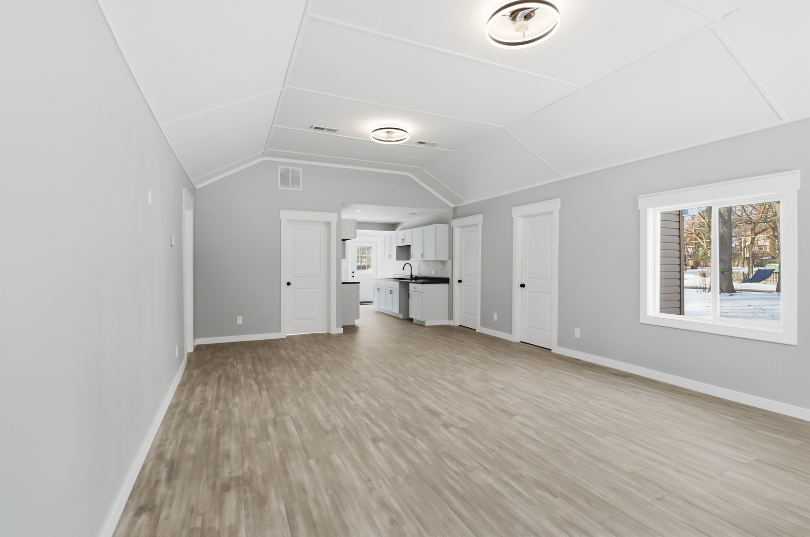 39470 N Woodland Avenue, Antioch, IL 60002