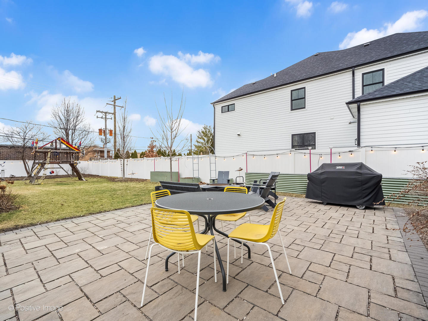 918 S Cambridge Avenue, Elmhurst, IL 60126