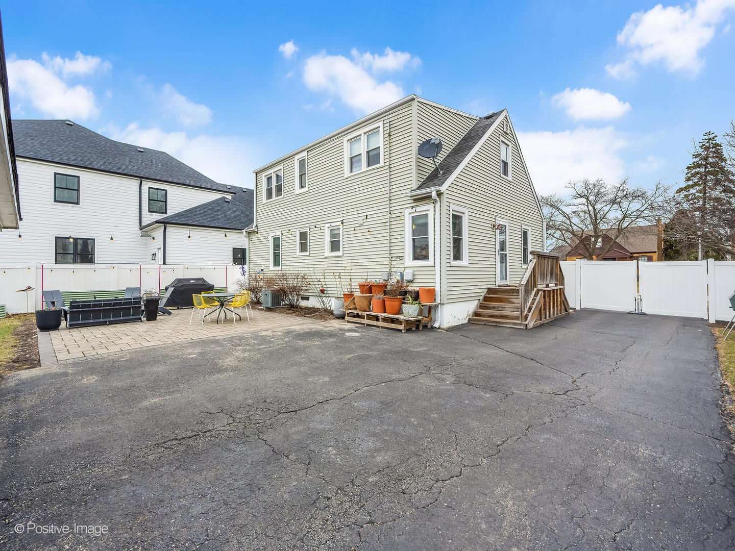 918 S Cambridge Avenue, Elmhurst, IL 60126