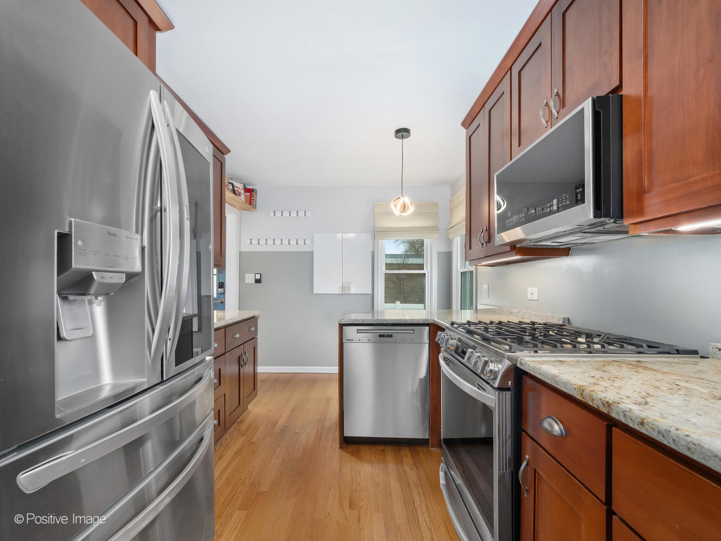 918 S Cambridge Avenue, Elmhurst, IL 60126