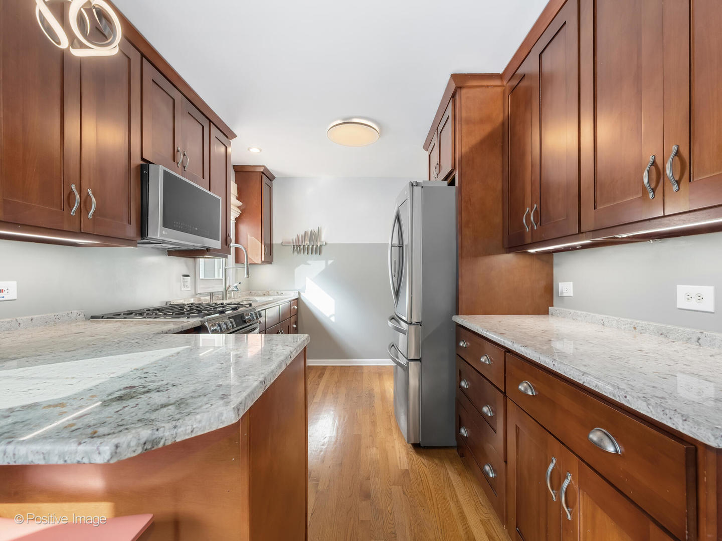 918 S Cambridge Avenue, Elmhurst, IL 60126