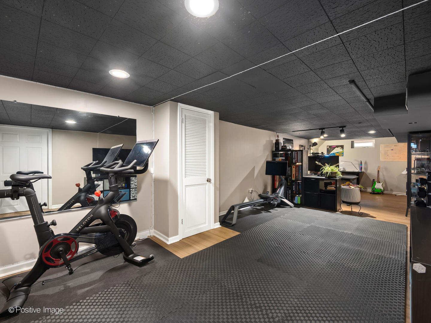 918 S Cambridge Avenue, Elmhurst, IL 60126