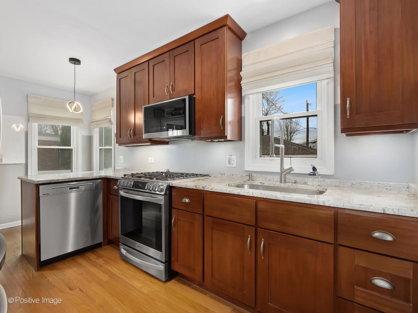 918 S Cambridge Avenue, Elmhurst, IL 60126