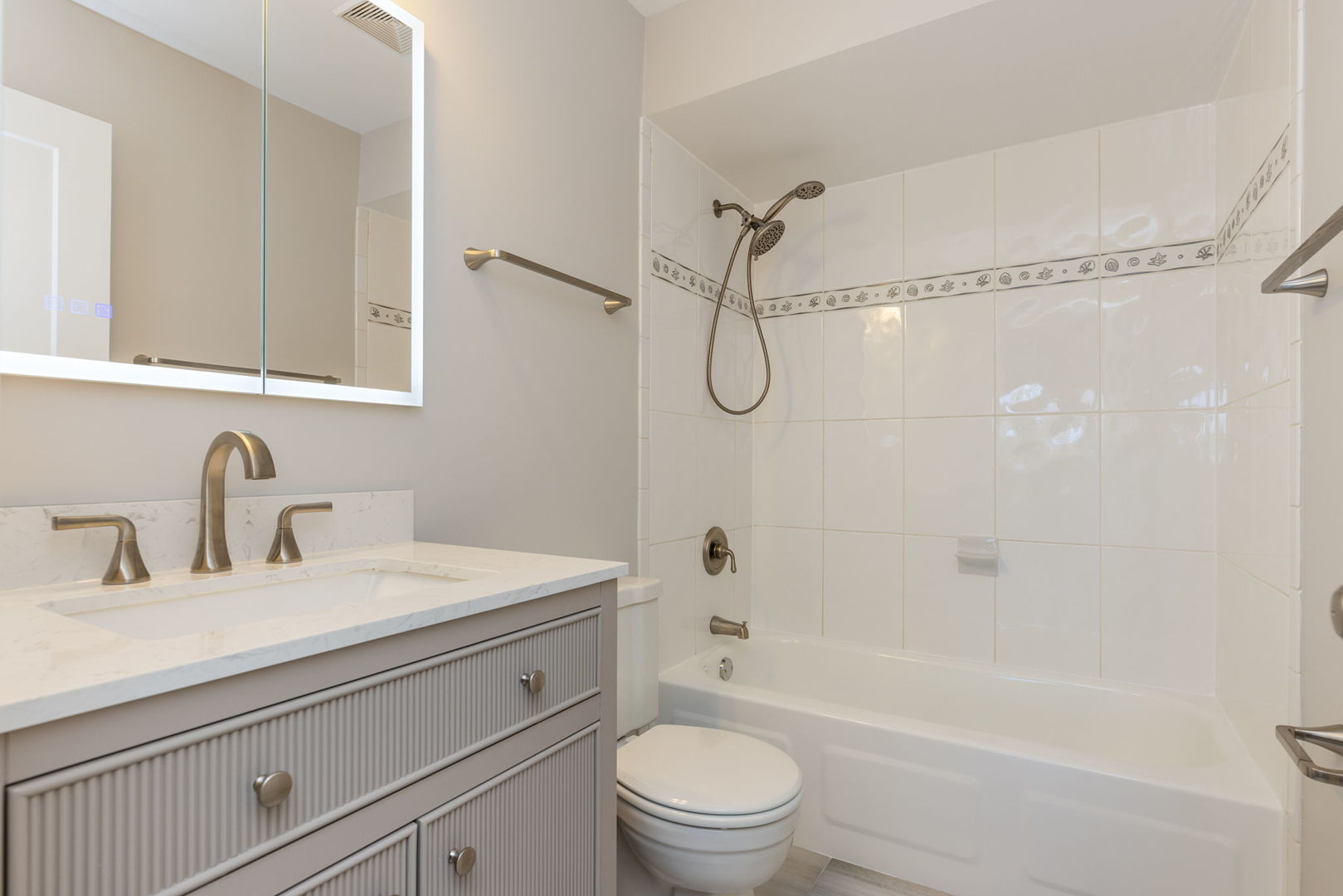 1501 Darien Lake Drive #201, Darien, IL 60561