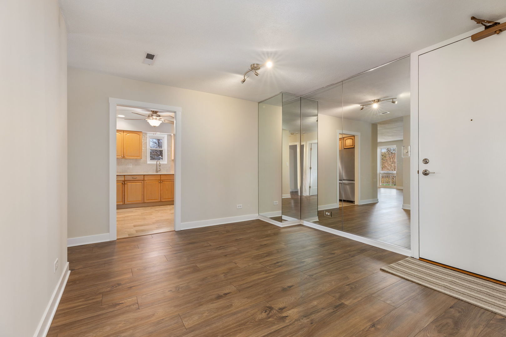 1501 Darien Lake Drive #201, Darien, IL 60561