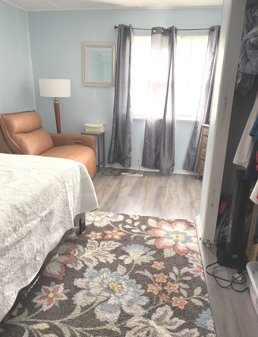 404 N Kinzie Street, Thornton, IL 60476