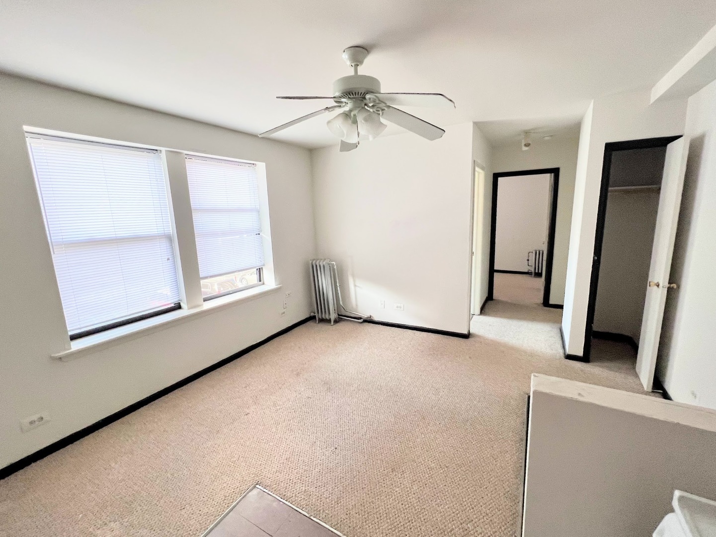 3933 N Clarendon Avenue #406, Chicago, IL 60613