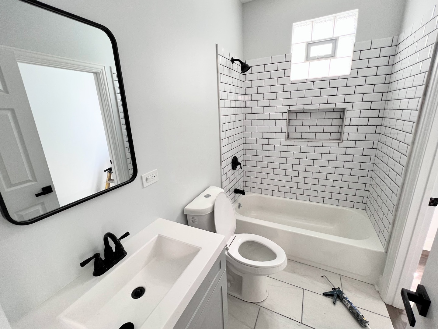 3933 N Clarendon Avenue #406, Chicago, IL 60613