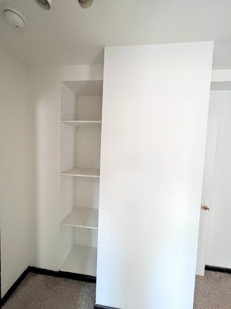 3933 N Clarendon Avenue #406, Chicago, IL 60613