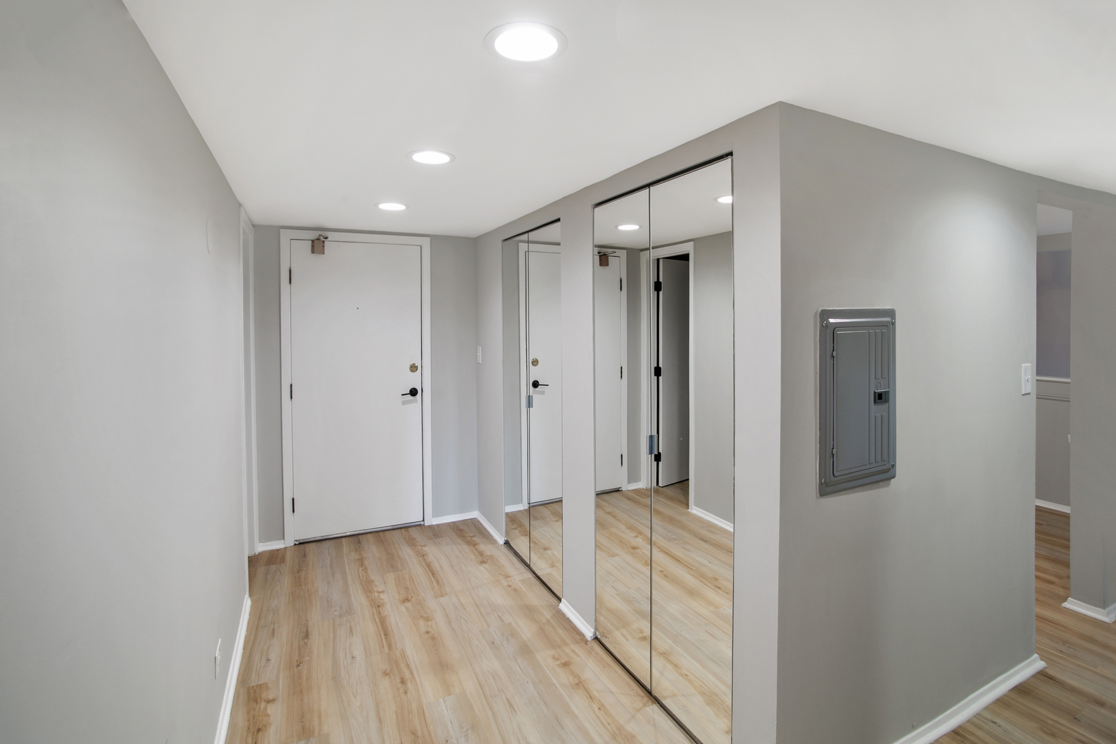 375 PLUM CREEK Drive #108, Wheeling, IL 60090