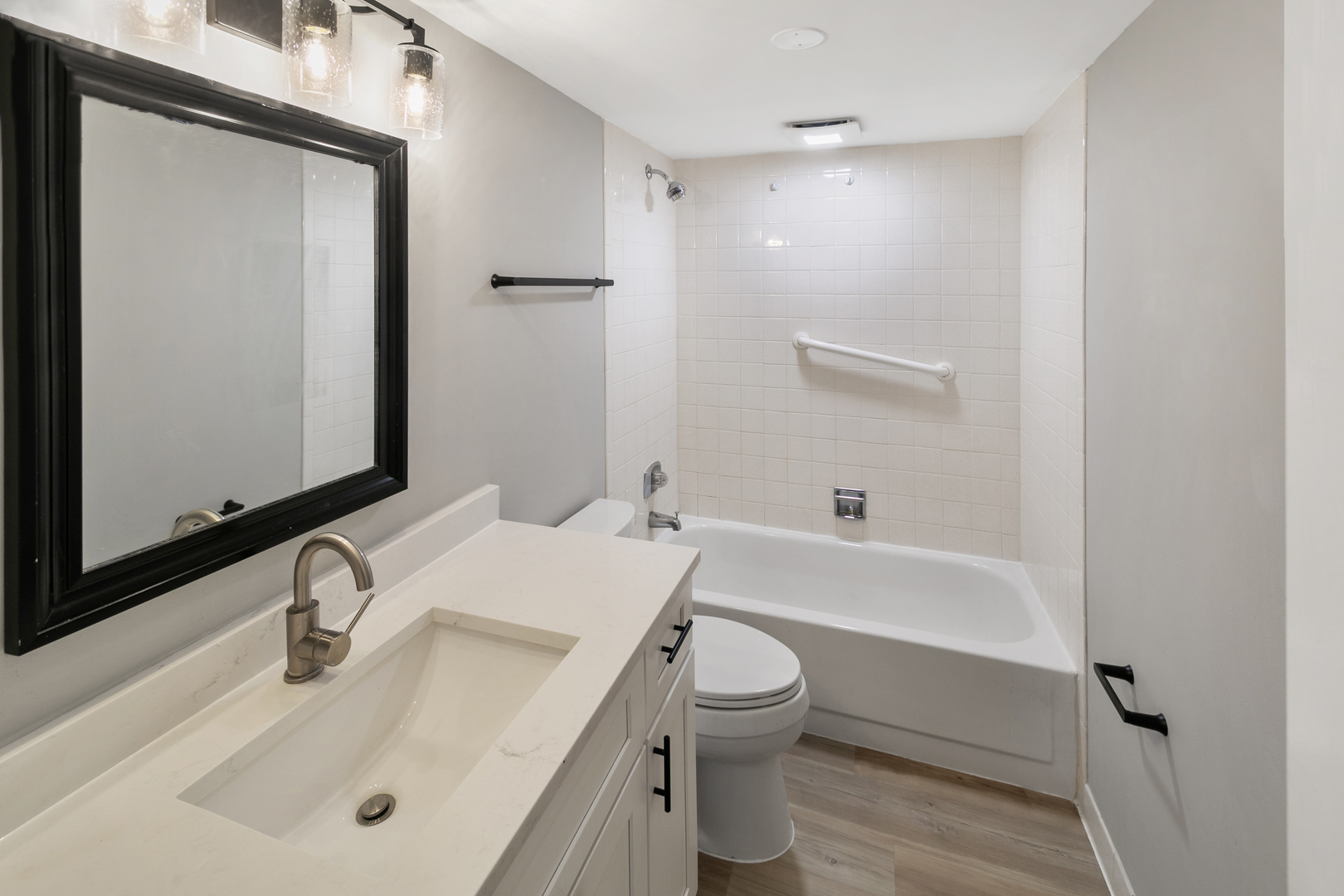 375 PLUM CREEK Drive #108, Wheeling, IL 60090