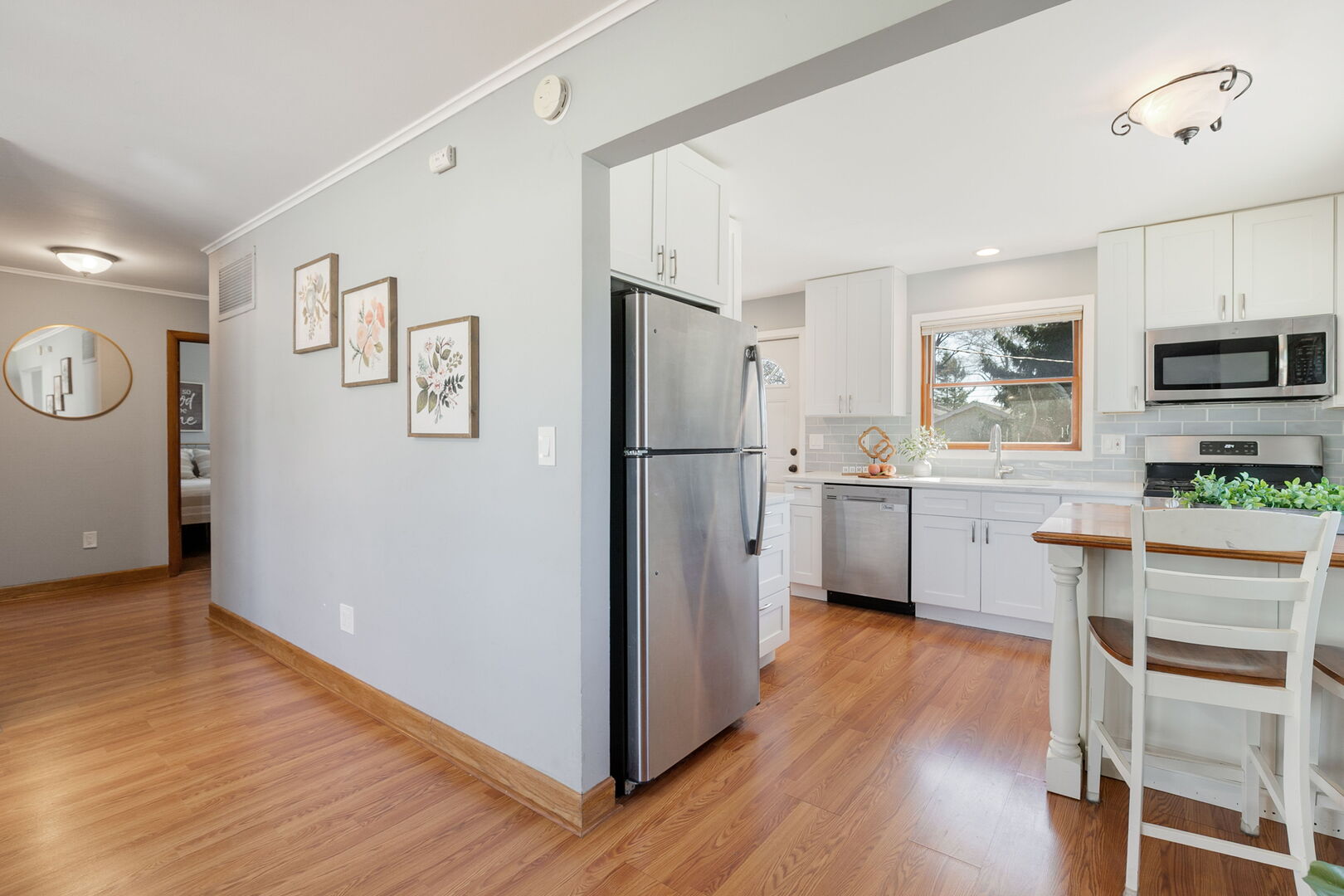 417 Lawrence Avenue, Grayslake, IL 60030