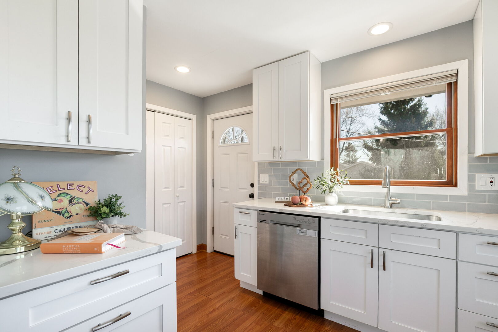 417 Lawrence Avenue, Grayslake, IL 60030