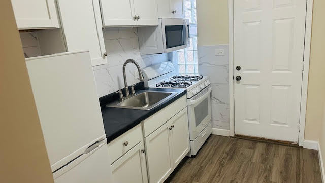 12827 Irving Avenue #6, Blue Island, IL 60406