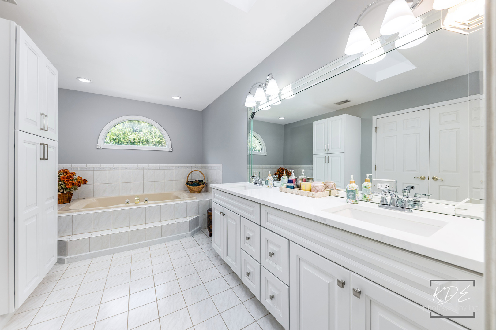 6722 Sweetbriar Lane, Darien, IL 60561