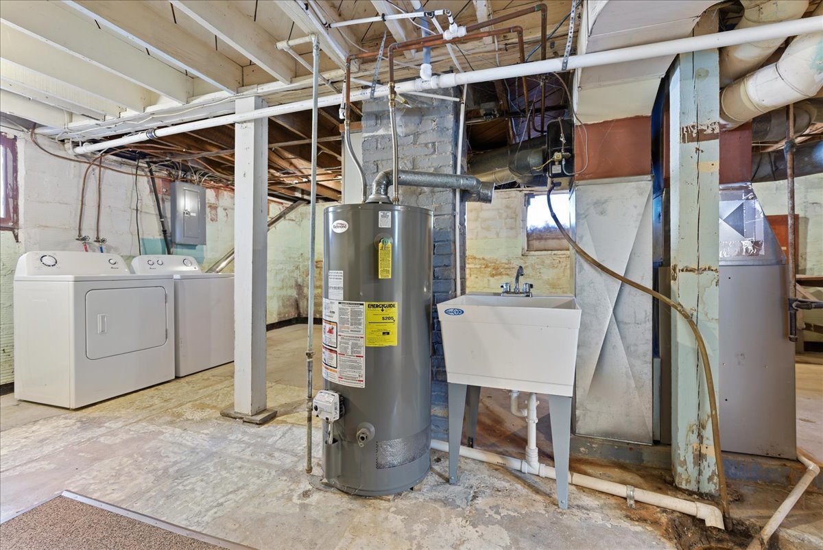 404 E Ash Street, Fairbury, IL 61739