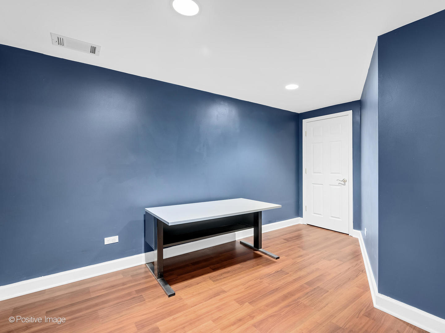 525 S Oak Avenue, Westmont, IL 60559