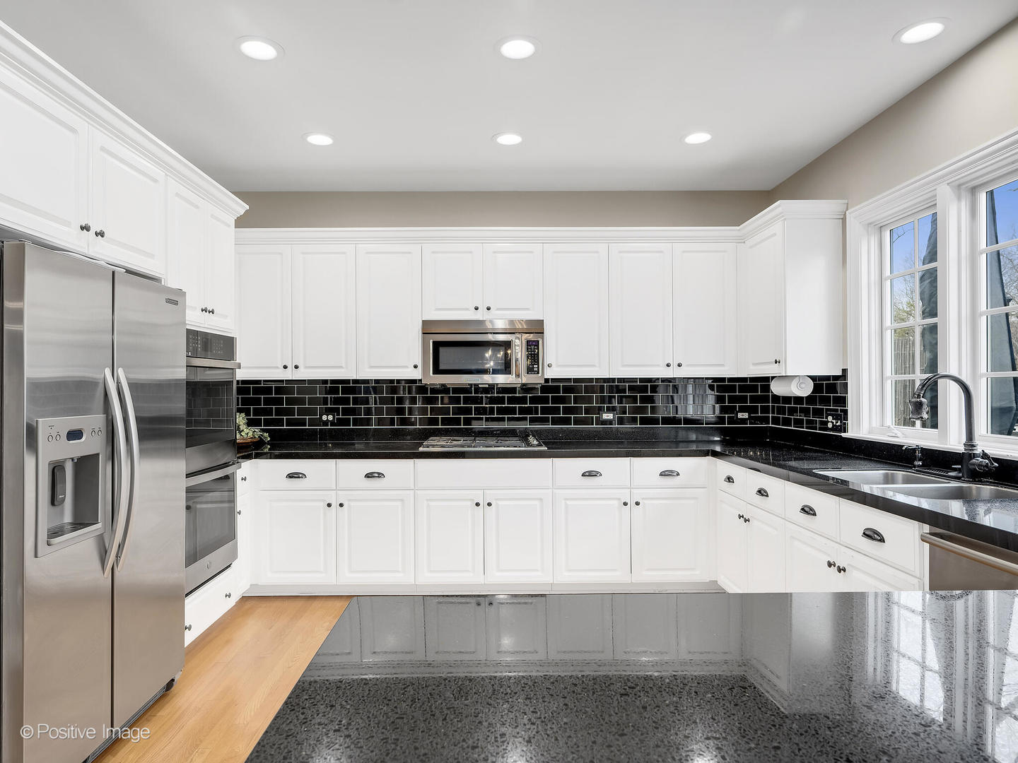 525 S Oak Avenue, Westmont, IL 60559