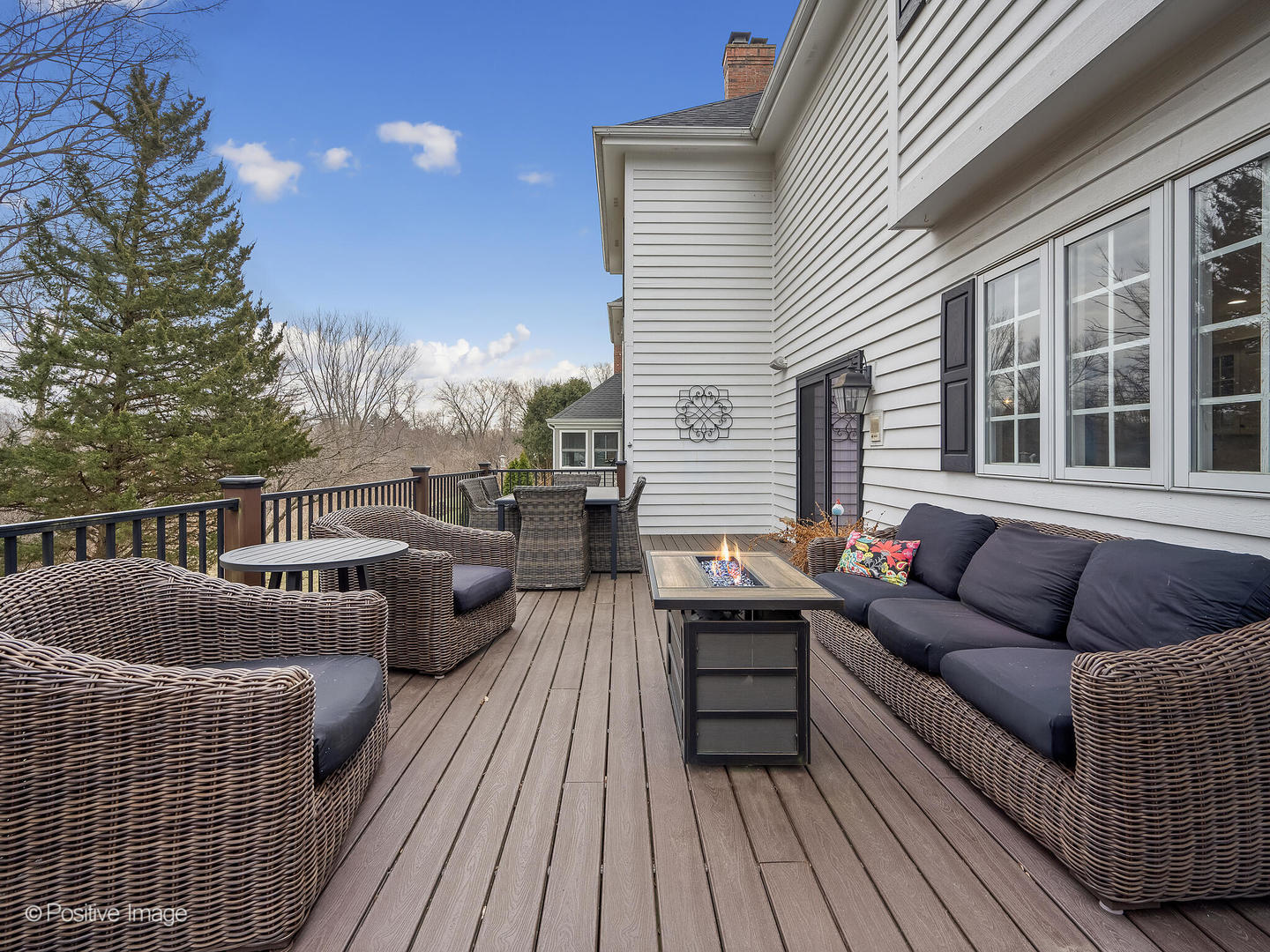 525 S Oak Avenue, Westmont, IL 60559