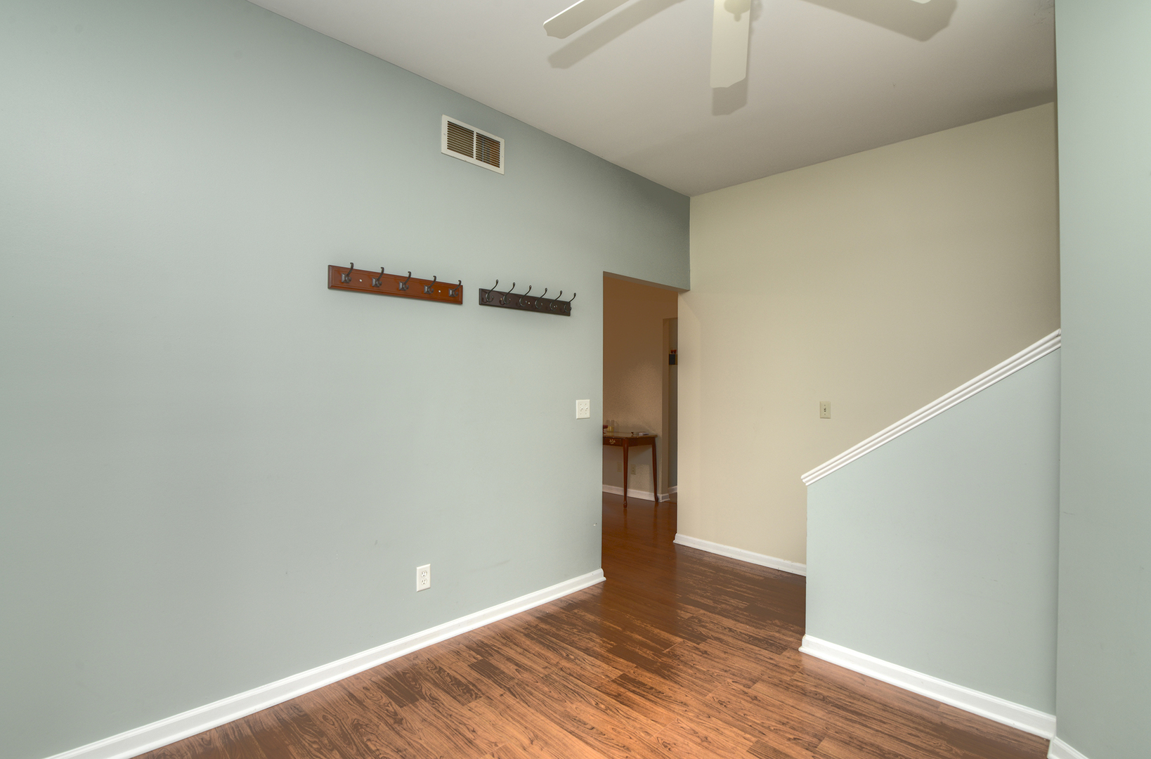 323 S Broadway Avenue, Aurora, IL 60505