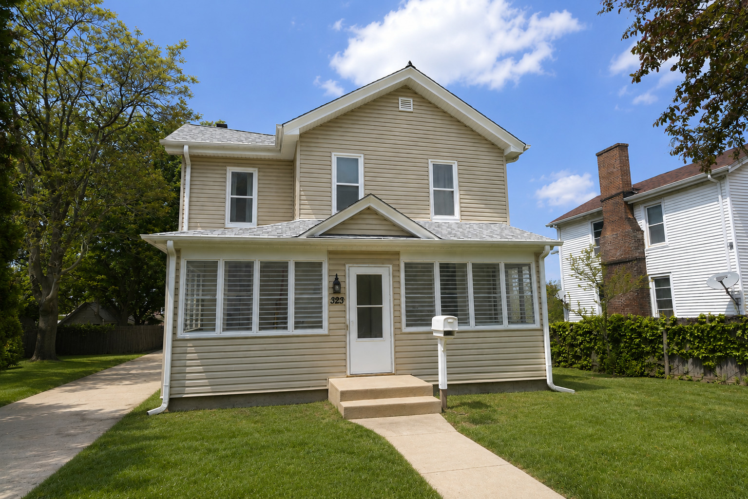 323 S Broadway Avenue, Aurora, IL 60505