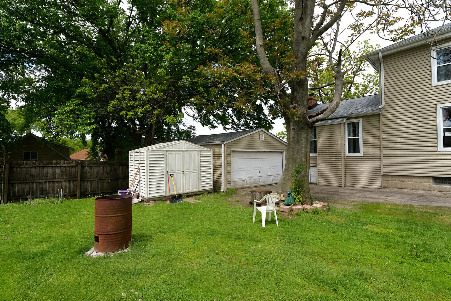 323 S Broadway Avenue, Aurora, IL 60505