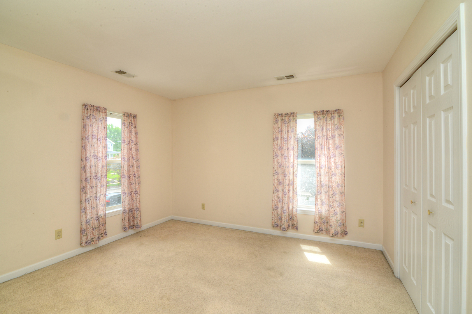 323 S Broadway Avenue, Aurora, IL 60505