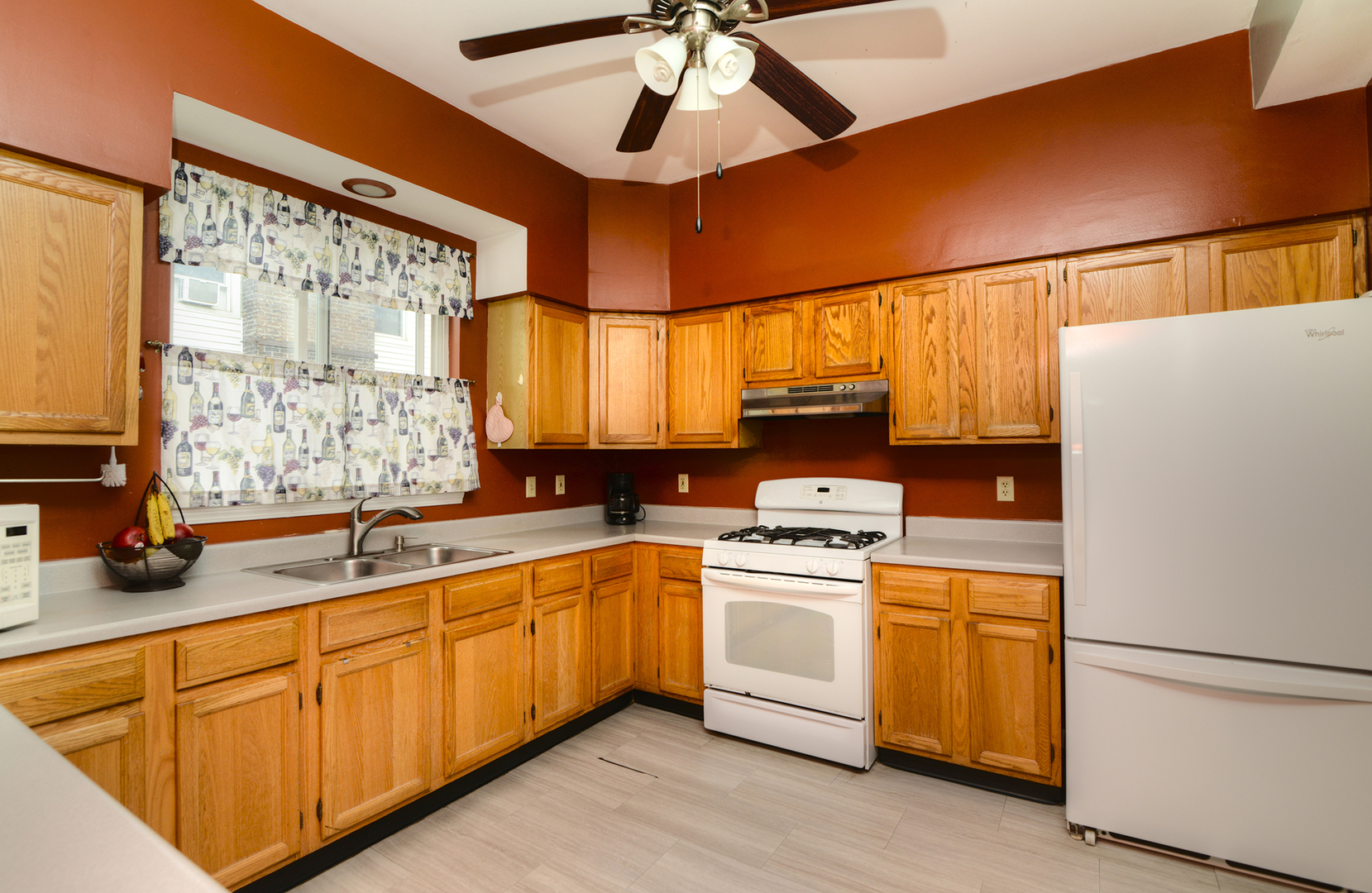 323 S Broadway Avenue, Aurora, IL 60505