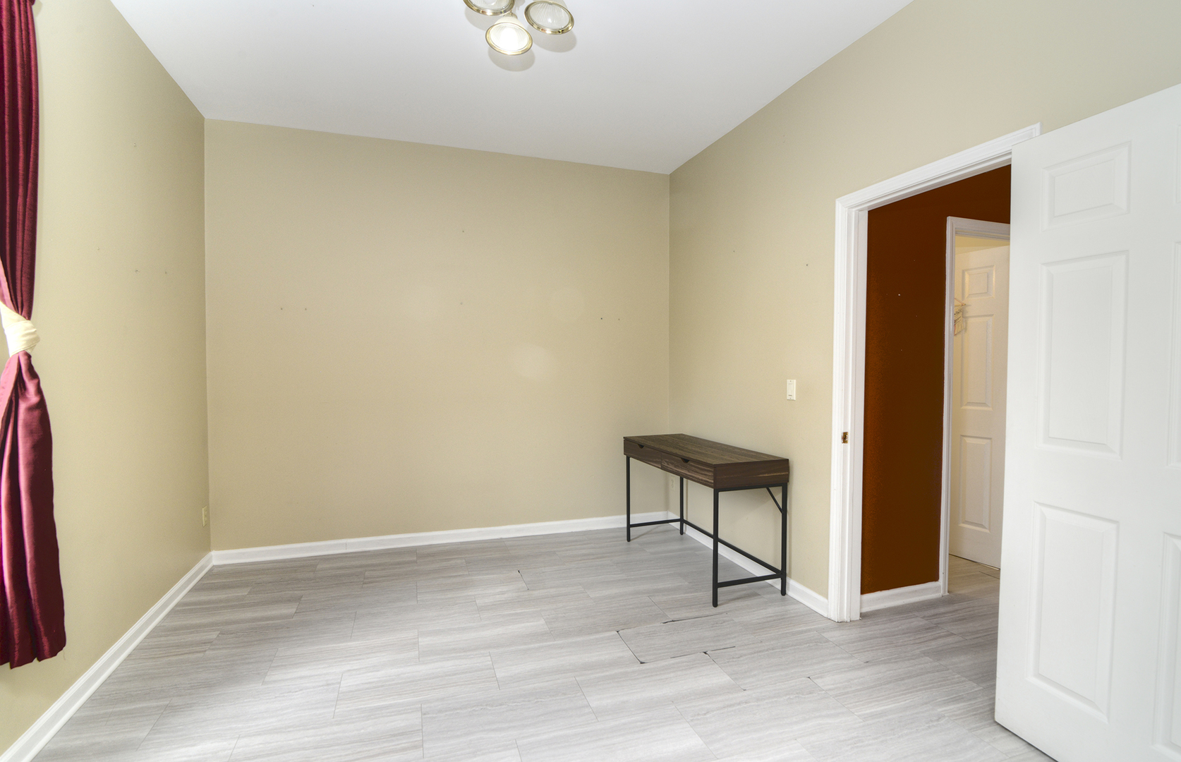 323 S Broadway Avenue, Aurora, IL 60505