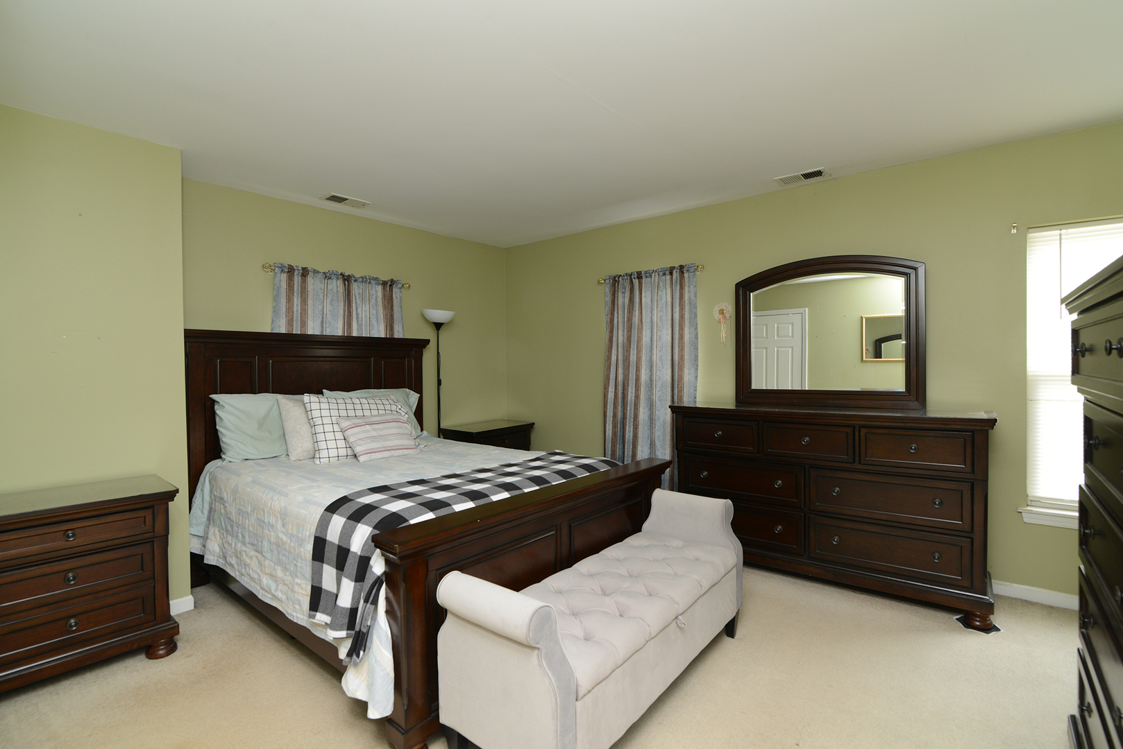 323 S Broadway Avenue, Aurora, IL 60505