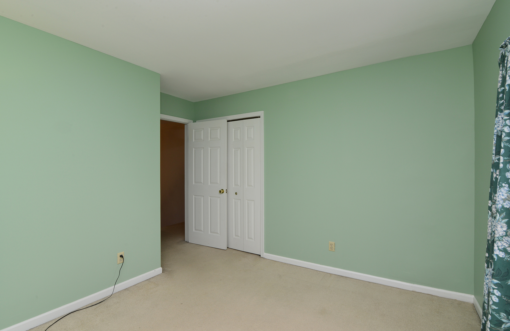 323 S Broadway Avenue, Aurora, IL 60505