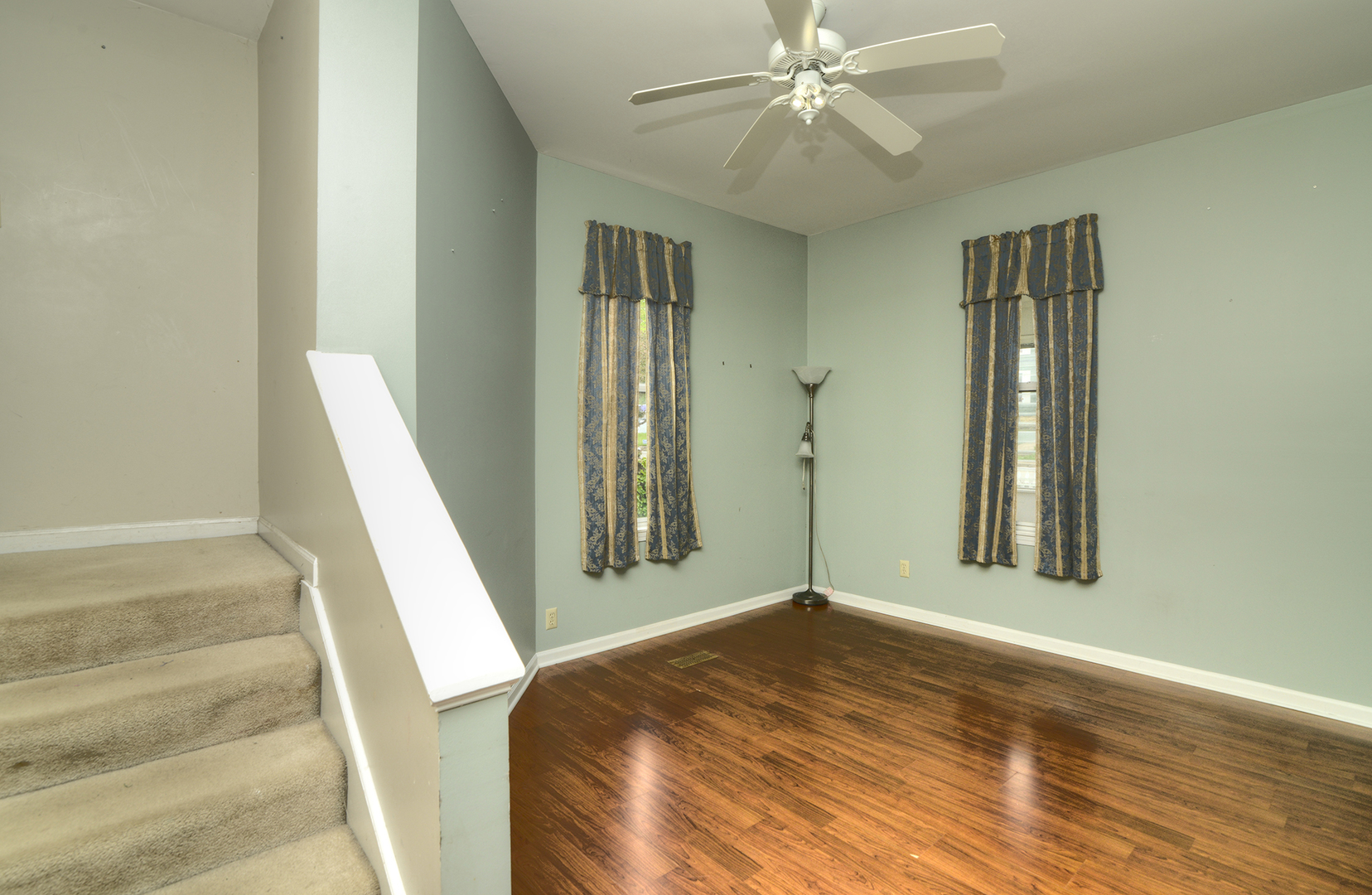 323 S Broadway Avenue, Aurora, IL 60505